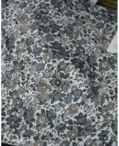 Gebloemde Kussenhoes Met Grijze En Taupe Bloemen, IB Laursen