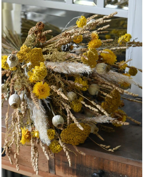 Gemengd Droogbloemen Boeket Gelaagd In Naturel Geel