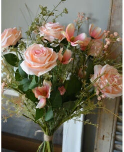 Gemengd Zijde Boeket In Pastel Met Rozen