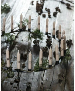 Grote Kaarsen Krans Zink, IB Laursen