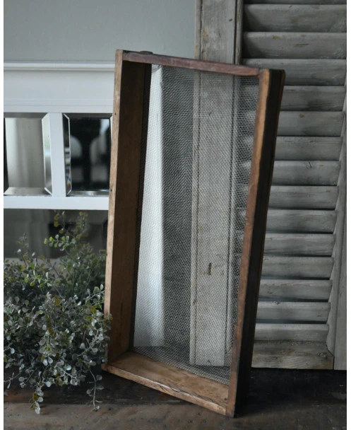 Houten Bak Met Een Bodem Van Fijn Gaas, IB Laursen