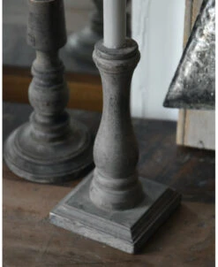 Kandelaar Met Vierkante Voet Van Be-Uniq