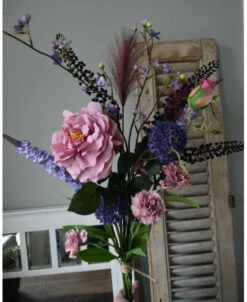 Lila Paars Zijde Pluk Boeket Met Tuinroos, Allium En Bloesem