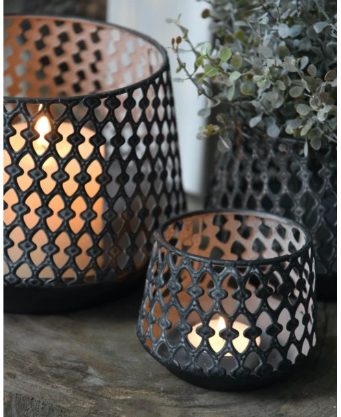 Set Van 3 Metalen Windlichten Met Sierlijk Gaatjes Patroon - Afbeelding 2
