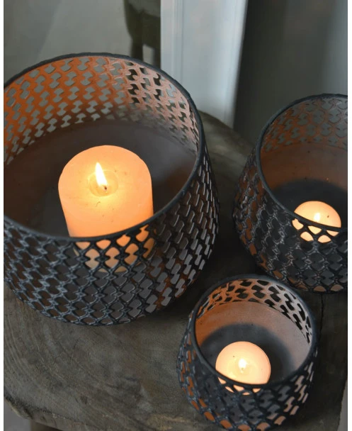 Set Van 3 Metalen Windlichten Met Sierlijk Gaatjes Patroon - Afbeelding 4