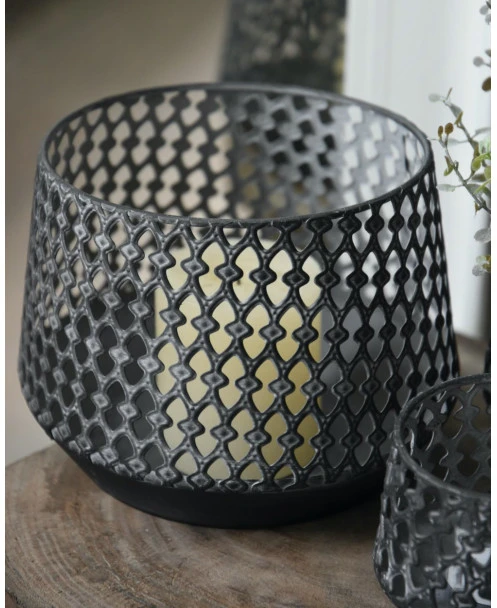 Set Van 3 Metalen Windlichten Met Sierlijk Gaatjes Patroon - Afbeelding 5