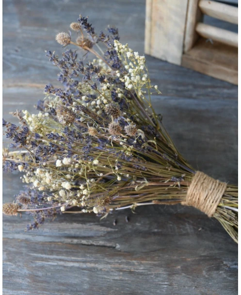 Tafel Boeketje Van Gedroogde Lavendel, Gipskruid En Disteltjes - Afbeelding 3