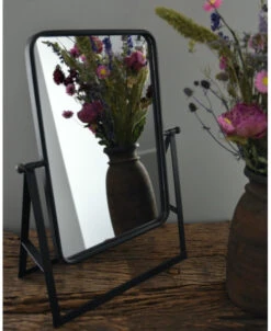 Tafel Spiegel Brooklyn, IB Laursen