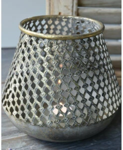 Sfeervol Windlicht Met Mooi Gaatjes Patroon En Poeder Goud Accenten