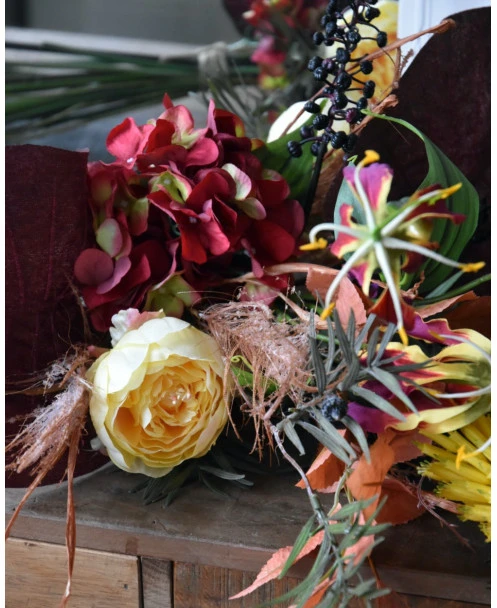 Zijde Barok Boeket In Warm Rood Oranje Geel Met Gloriosa En Vuurpijl - Afbeelding 2