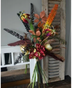 Zijde Barok Boeket In Warm Rood Oranje Geel Met Gloriosa En Vuurpijl